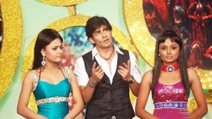 292100_293056314120260_100002476828719_637857_265117277_n - sara khan 8