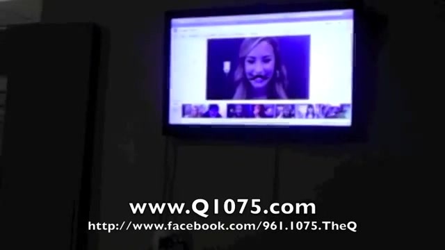 Demi Lovato _Hangs Out_ on Google + 4041