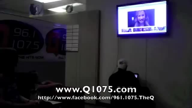 Demi Lovato _Hangs Out_ on Google + 4551 Demi Lovato _Hangs Out_ on Google + 4551