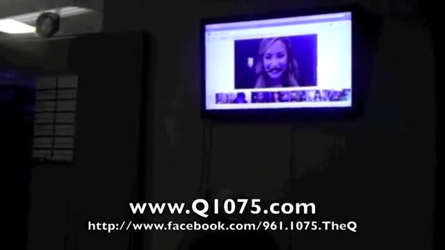 Demi Lovato _Hangs Out_ on Google + 4157