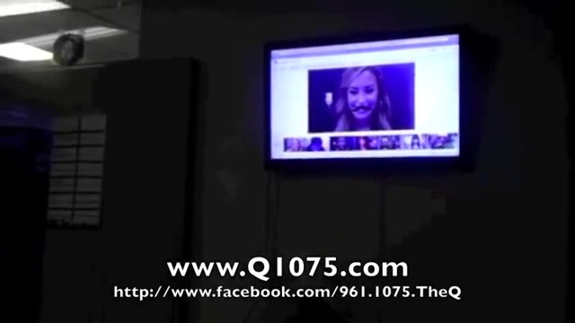 Demi Lovato _Hangs Out_ on Google + 4181