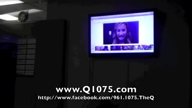 Demi Lovato _Hangs Out_ on Google + 4183