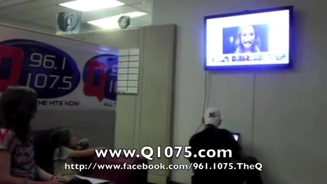 Demi Lovato _Hangs Out_ on Google + 4673