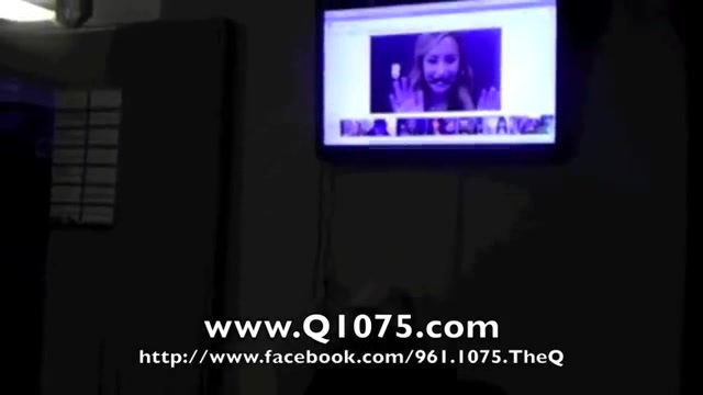 Demi Lovato _Hangs Out_ on Google + 4237