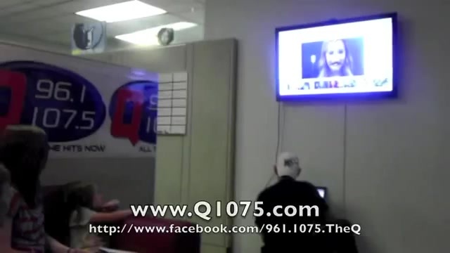Demi Lovato _Hangs Out_ on Google + 4702