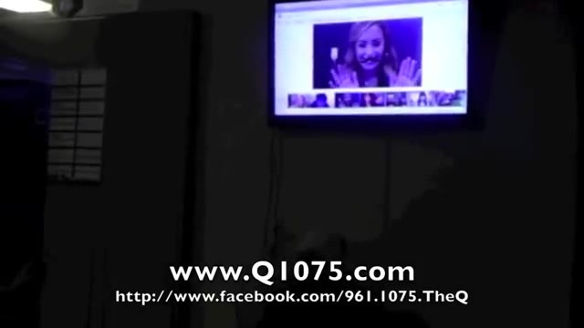 Demi Lovato _Hangs Out_ on Google + 4260