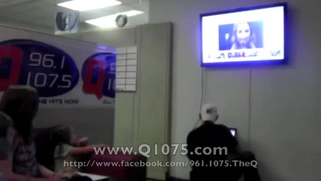 Demi Lovato _Hangs Out_ on Google + 4719
