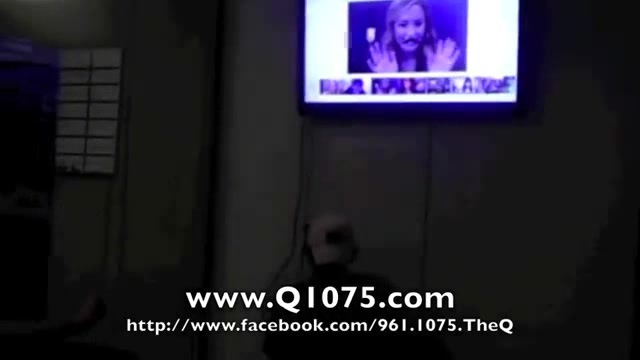 Demi Lovato _Hangs Out_ on Google + 4309