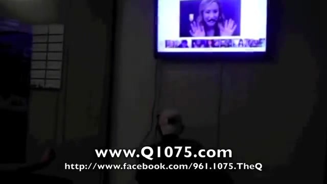 Demi Lovato _Hangs Out_ on Google + 4310