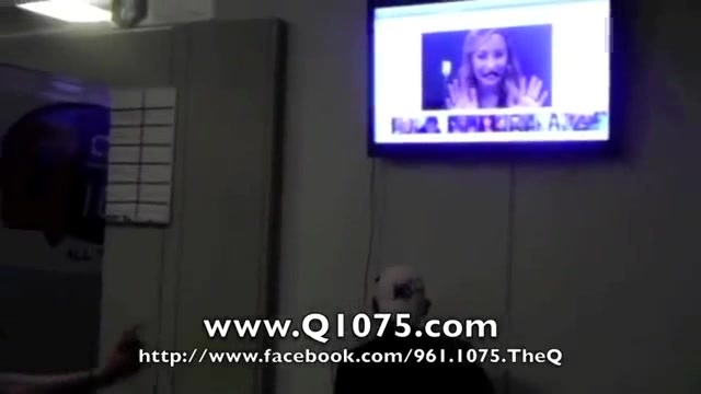 Demi Lovato _Hangs Out_ on Google + 4373 Demi Lovato _Hangs Out_ on Google + 4373