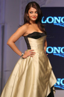 10453366_QQMLTPQVT - aishwarya rai