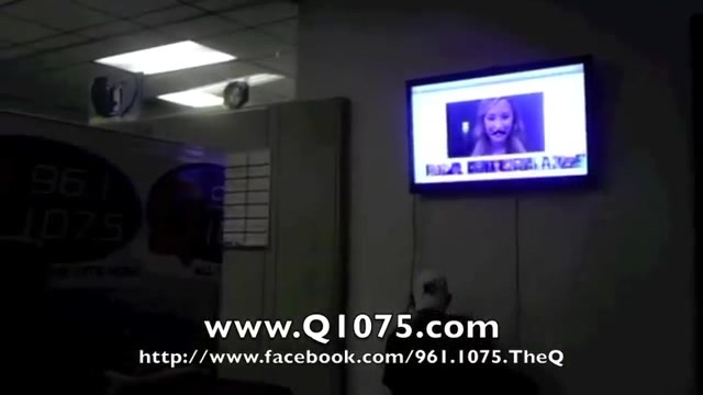 Demi Lovato _Hangs Out_ on Google + 4465