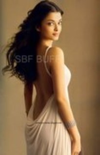WHEKZUYSGZYNAONXZWC - aishwarya rai