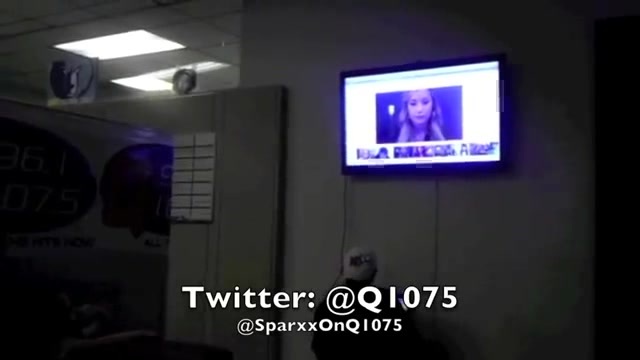 Demi Lovato _Hangs Out_ on Google + 5043