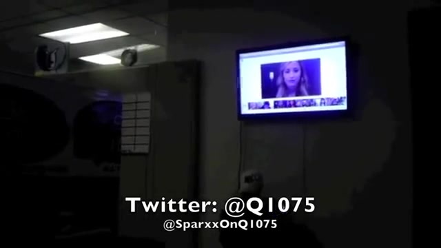 Demi Lovato _Hangs Out_ on Google + 5202