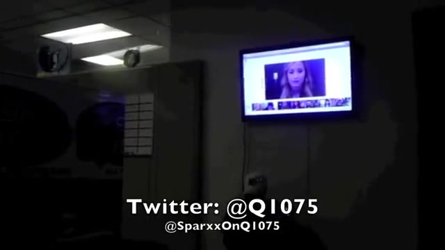 Demi Lovato _Hangs Out_ on Google + 5209