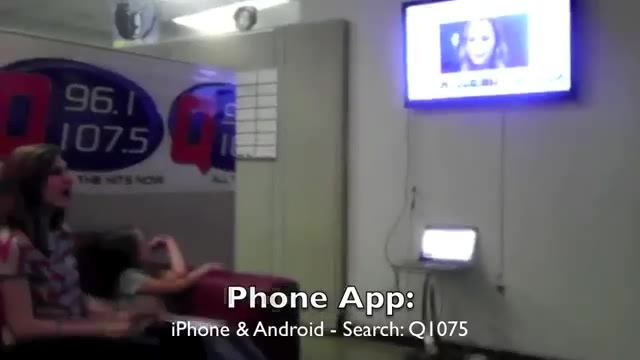 Demi Lovato _Hangs Out_ on Google + 5693 Demi Lovato _Hangs Out_ on Google + 5693