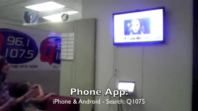 Demi Lovato _Hangs Out_ on Google + 5725 Demi Lovato _Hangs Out_ on Google + 5725