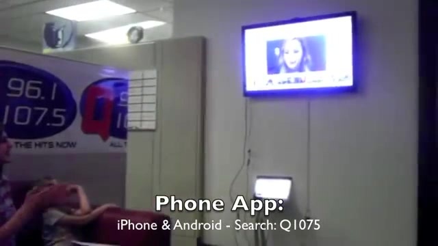 Demi Lovato _Hangs Out_ on Google + 5734