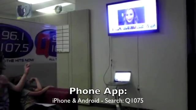 Demi Lovato _Hangs Out_ on Google + 5788