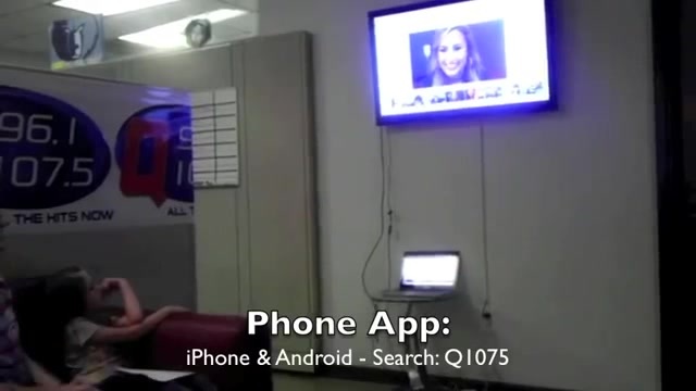 Demi Lovato _Hangs Out_ on Google + 5829