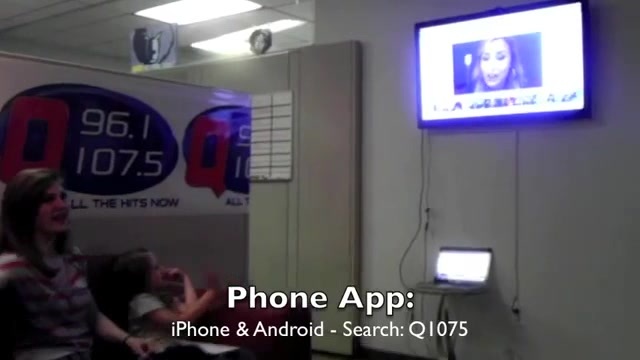 Demi Lovato _Hangs Out_ on Google + 6101