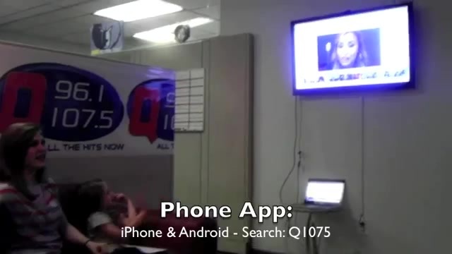 Demi Lovato _Hangs Out_ on Google + 6106