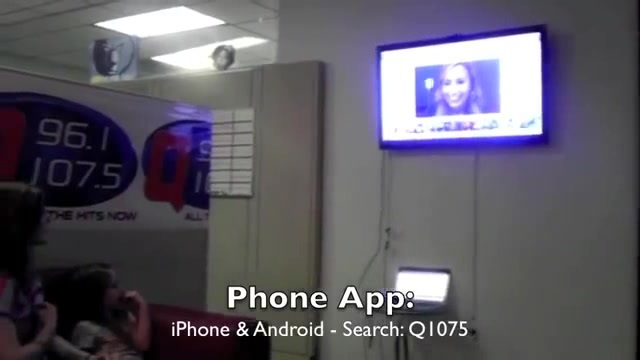 Demi Lovato _Hangs Out_ on Google + 6589