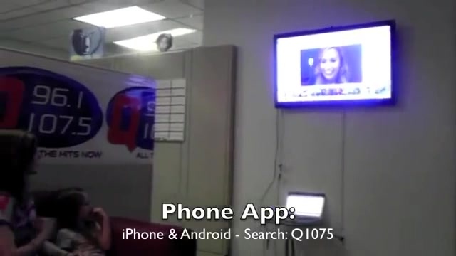 Demi Lovato _Hangs Out_ on Google + 6601