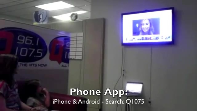 Demi Lovato _Hangs Out_ on Google + 6648