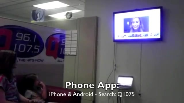 Demi Lovato _Hangs Out_ on Google + 6651