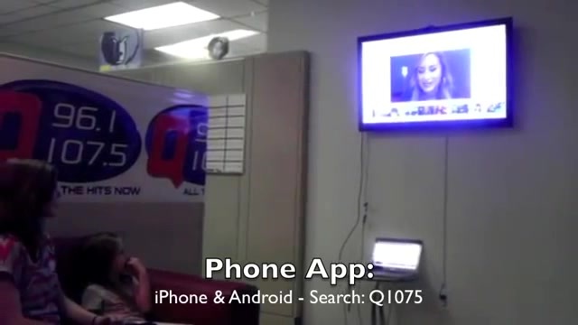 Demi Lovato _Hangs Out_ on Google + 6687