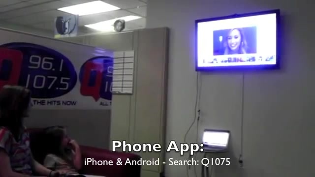 Demi Lovato _Hangs Out_ on Google + 6728