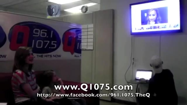 Demi Lovato _Hangs Out_ on Google + 8603