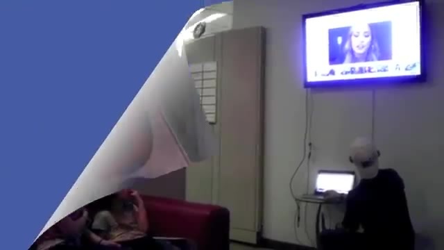 Demi Lovato _Hangs Out_ on Google + 8689