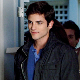 ღNoelღ - l - O Brant Daugherty