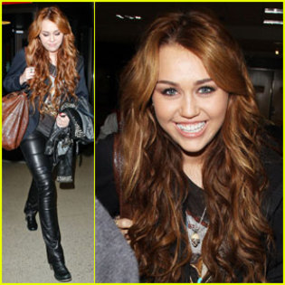 miley-cyrus-leather-lax - Poze Miley Cyrus