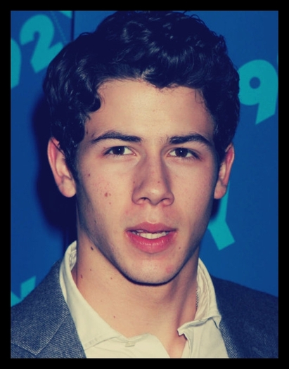 Bai` copile, esti surd? E prostata! [tipa mai tare la ultima propozitie]