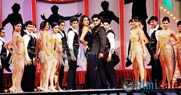 401409_331582146874747_115937705105860_1110393_260210212_n - 0 Shahrukh Khan