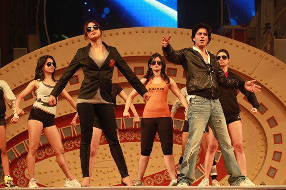 538242_217972111643432_150745085032802_406741_1925219919_n - 0 Shahrukh Khan
