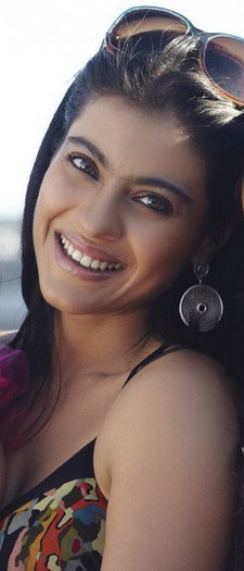 37824_408188122321_126254467321_4649245_4980287_n - 0 Kajol