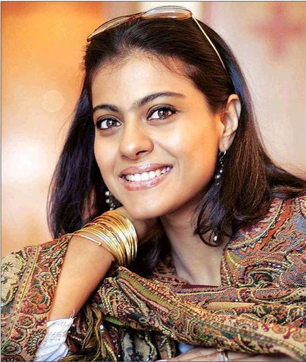59207_425134217321_126254467321_5094030_5996697_n - 0 Kajol