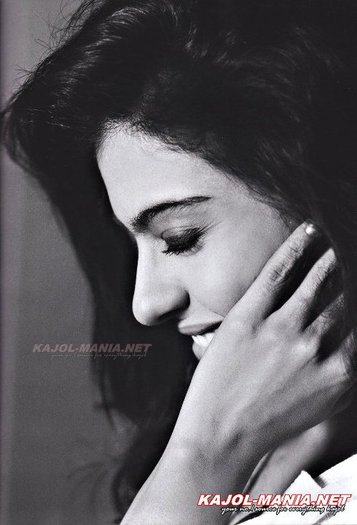 65838_469546087321_126254467321_5849359_6180138_n - 0 Kajol