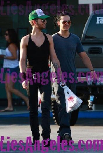 319740_377040239009914_113140955399845_1058547_956816954_n