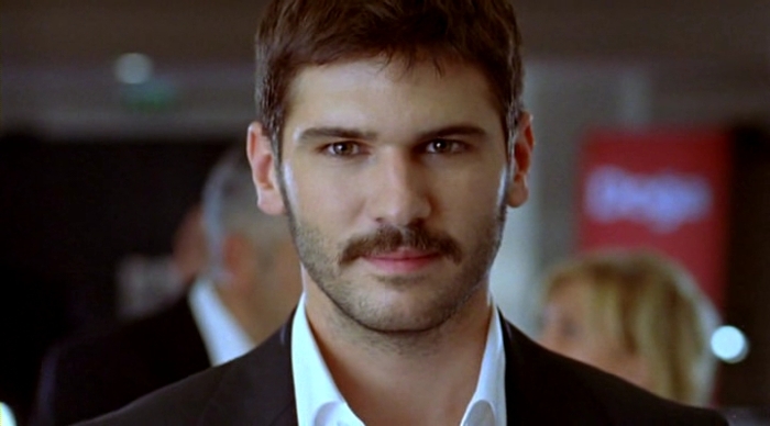 Aşk Geliyorum Demez (199)