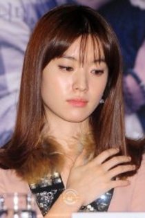 Offf....incetati cu cearta!:|