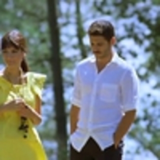 Aşk Geliyorum Demez (245)