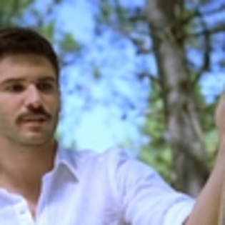 Aşk Geliyorum Demez (256)