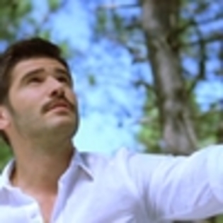 Aşk Geliyorum Demez (260)