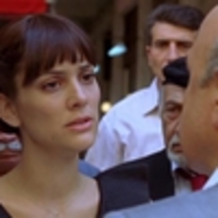 Aşk Geliyorum Demez (964)